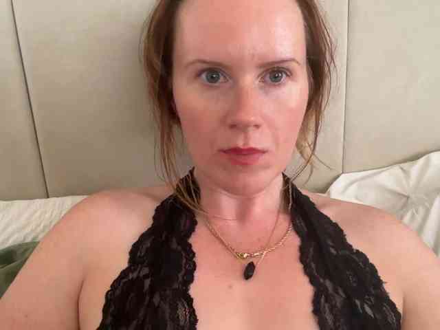 REDHEADROSIE webcam