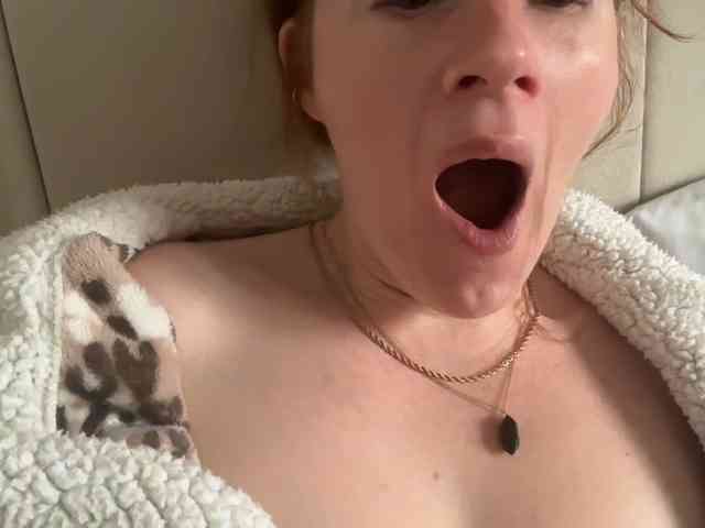 REDHEADROSIE webcam
