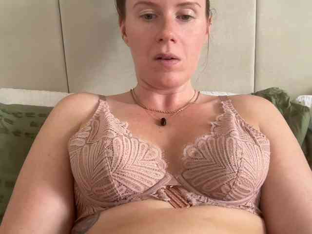 REDHEADROSIE webcam