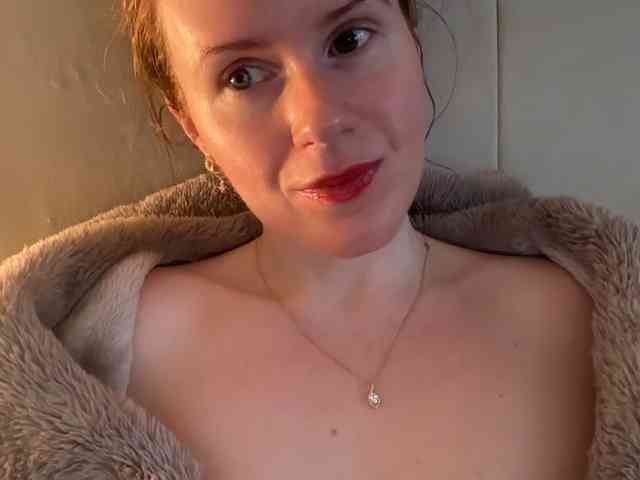 REDHEADROSIE webcam