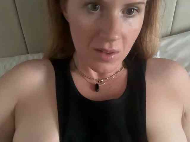 REDHEADROSIE webcam