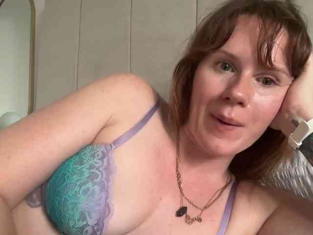 REDHEADROSIE webcam