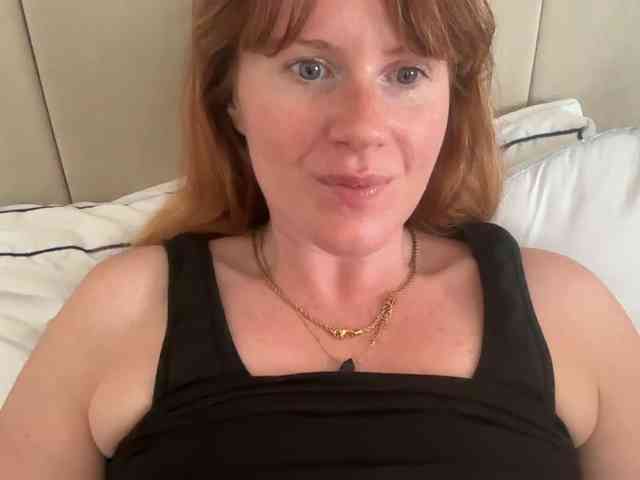 REDHEADROSIE webcam