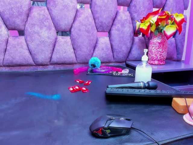  MiaHarvey chat room