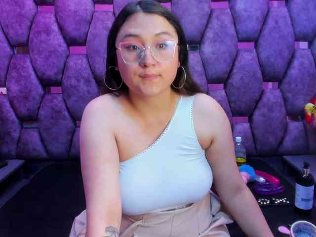 MiaHarvey webcam