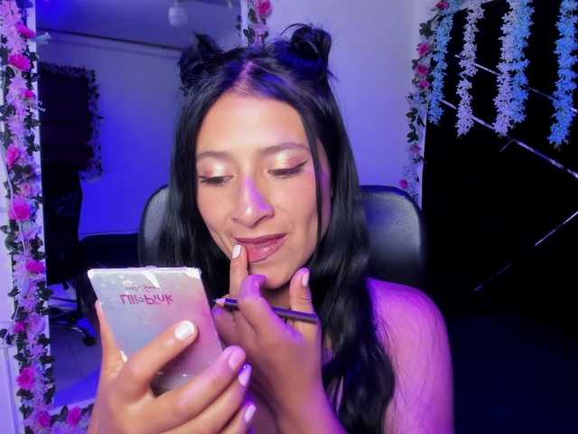 SharlotRodriguez's BongaCams show and profile