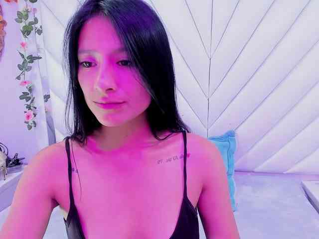 SharlotRodriguez webcam