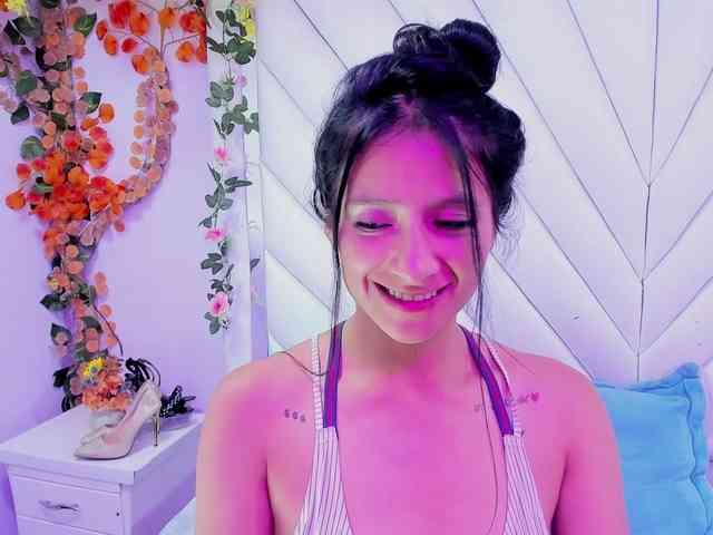 SharlotRodriguez webcam