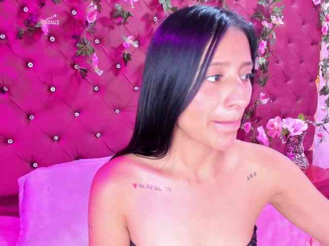 SharlotRodriguez webcam