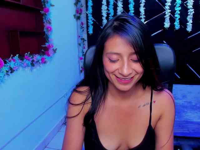 SharlotRodriguez webcam