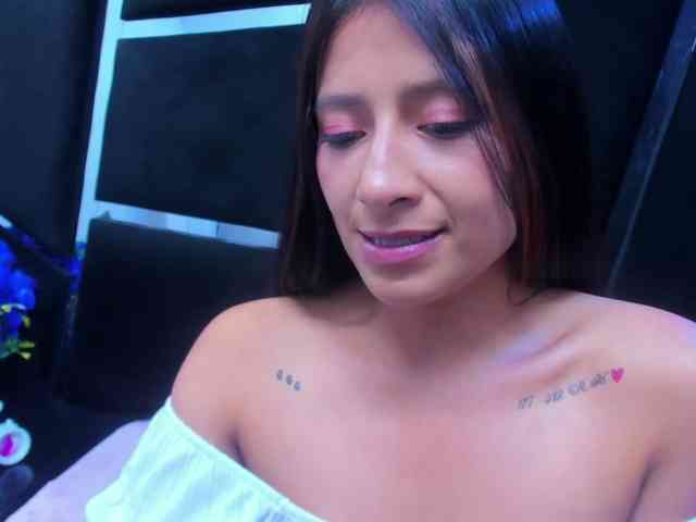 SharlotRodriguez webcam