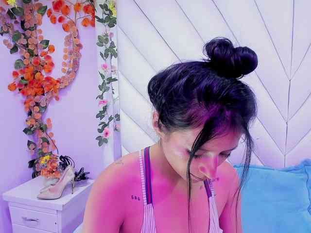 SharlotRodriguez webcam