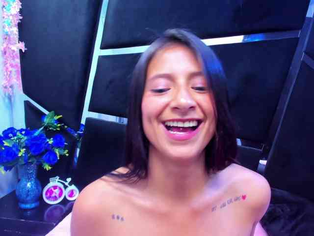 SharlotRodriguez webcam