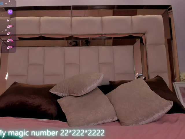 anyi-sweet-tits's BongaCams show and profile