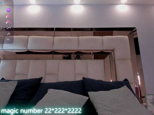 anyi-sweet-tits's BongaCams show and profile