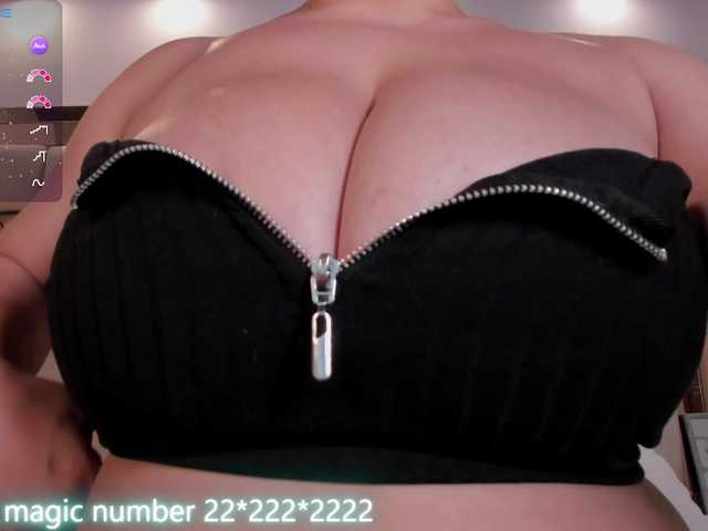 anyi-sweet-tits's BongaCams show and profile