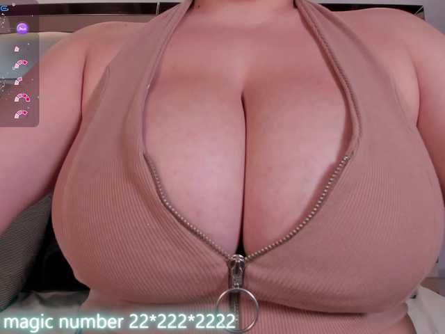 anyi-sweet-tits's BongaCams show and profile