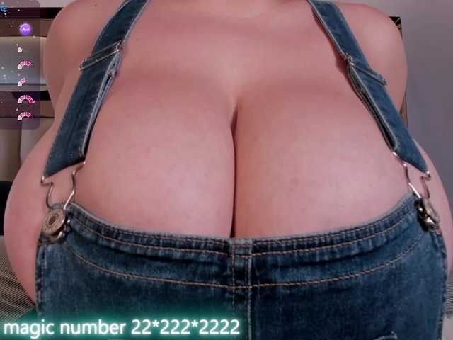 anyi-sweet-tits's BongaCams show and profile