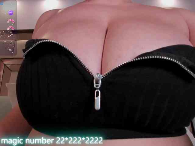 anyi-sweet-tits webcam