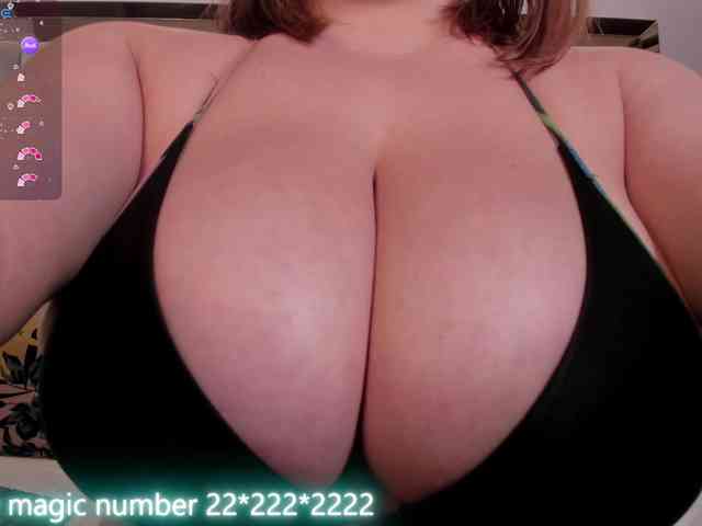 anyi-sweet-tits webcam