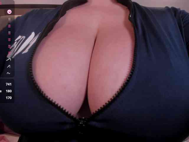 anyi-sweet-tits webcam