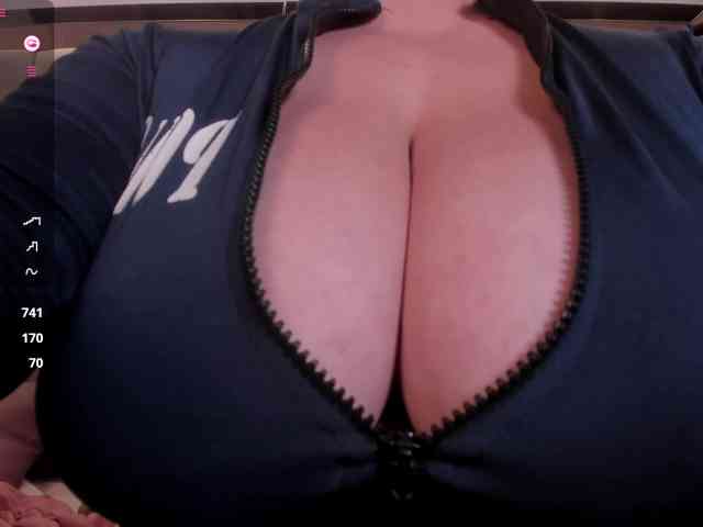 anyi-sweet-tits webcam