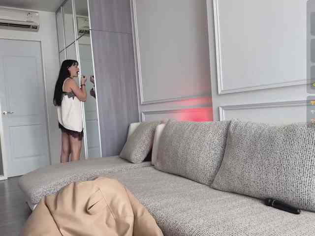 Travel-couple webcam