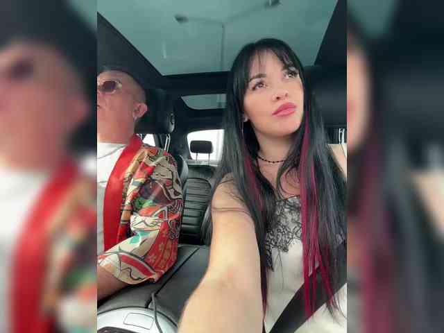 Travel-couple webcam