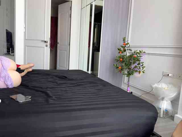 Travel-couple webcam