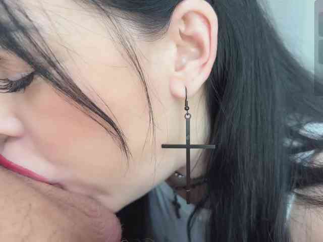 Travel-couple webcam