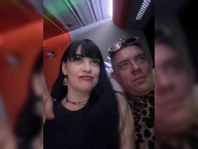 Travel-couple webcam