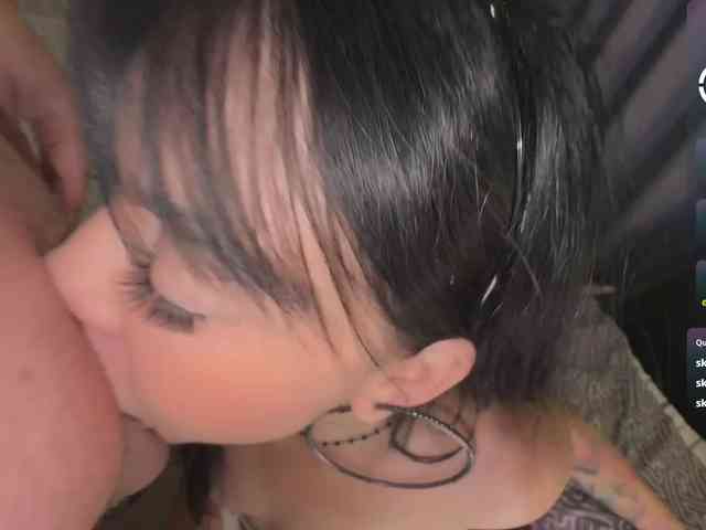 Travel-couple webcam