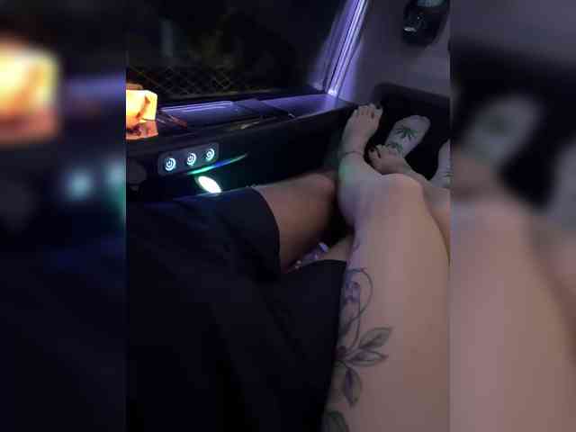 Travel-couple webcam