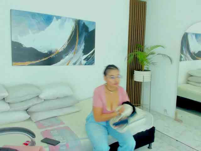 Renata-Saenz Live Webcam on BongaCams