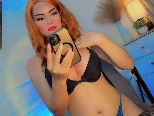 Urclassy-sluttt Live Webcam on BongaCams