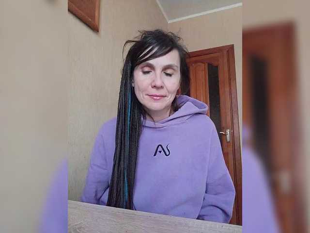 Hellenalonenochka webcam