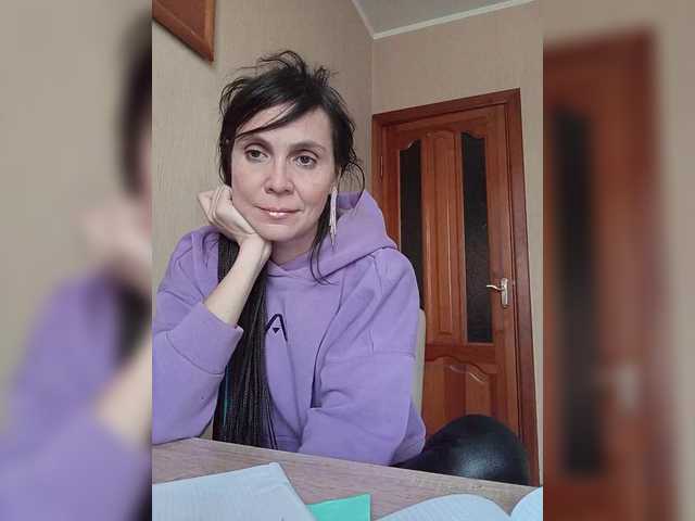 Hellenalonenochka's BongaCams show and profile