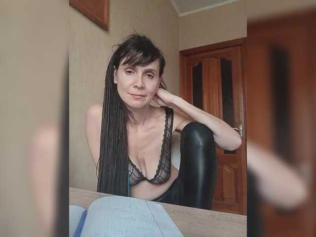 Hellenalonenochka's BongaCams show and profile