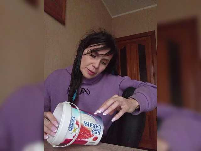 Hellenalonenochka's BongaCams show and profile