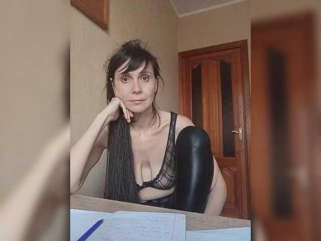 Hellenalonenochka's BongaCams show and profile