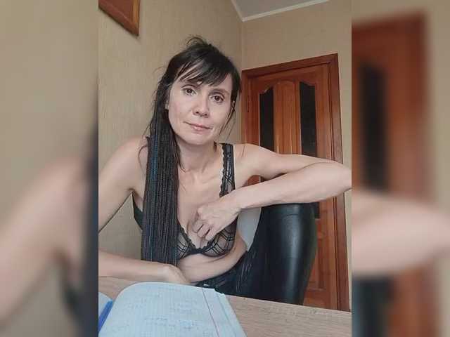 Hellenalonenochka's BongaCams show and profile