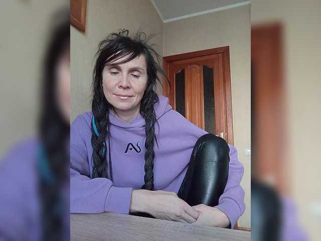 Hellenalonenochka's BongaCams show and profile