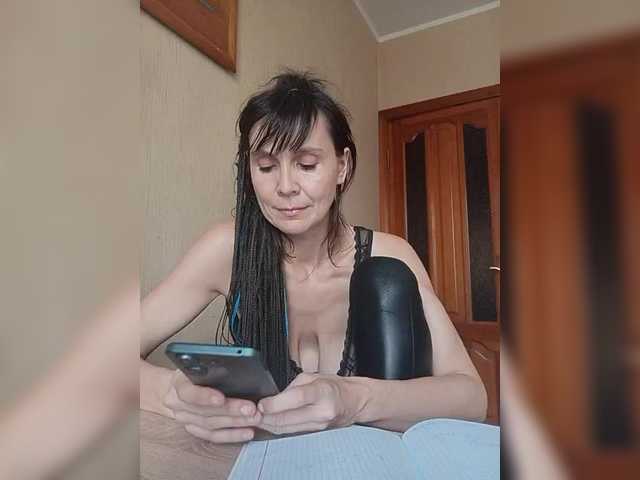 Hellenalonenochka's BongaCams show and profile