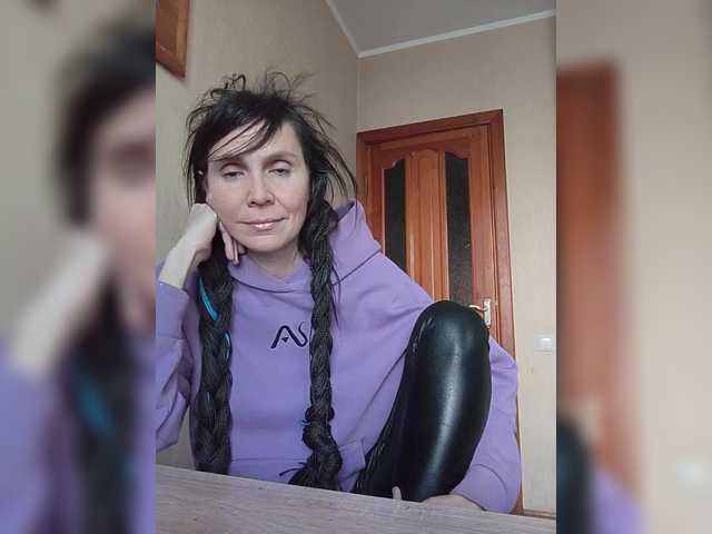 Hellenalonenochka's BongaCams show and profile