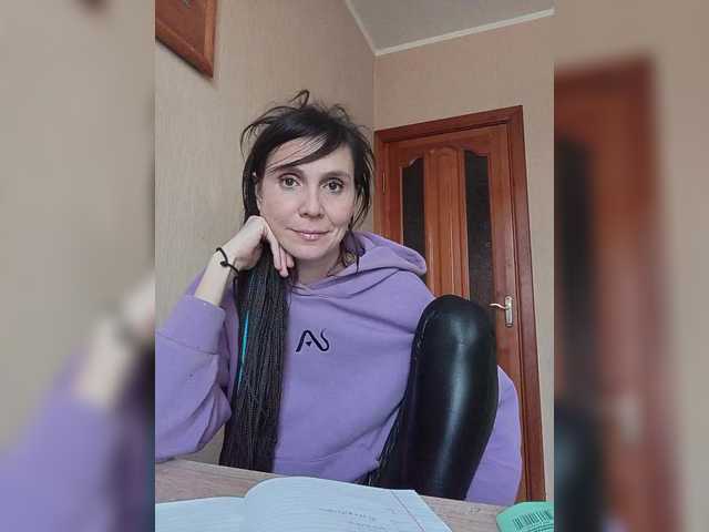 Hellenalonenochka's BongaCams show and profile