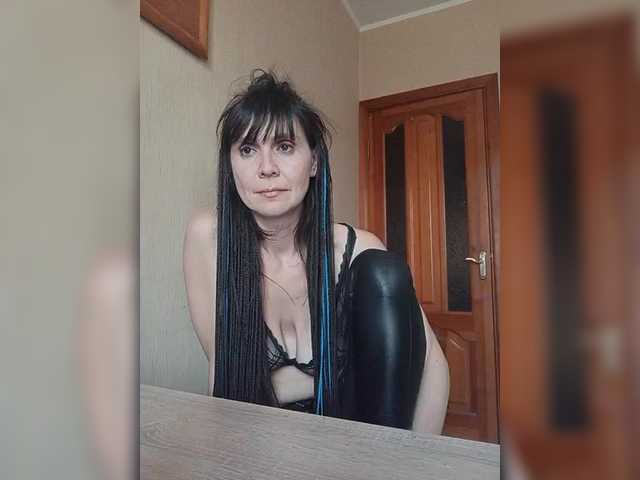 Hellenalonenochka's BongaCams show and profile