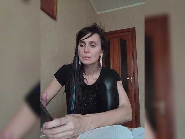 Hellenalonenochka's BongaCams show and profile