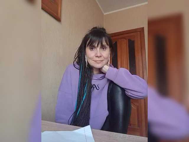 Hellenalonenochka's BongaCams show and profile