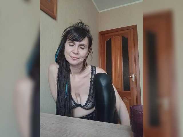 Hellenalonenochka's BongaCams show and profile