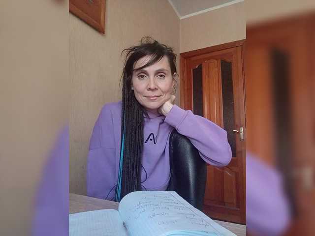 Hellenalonenochka's BongaCams show and profile